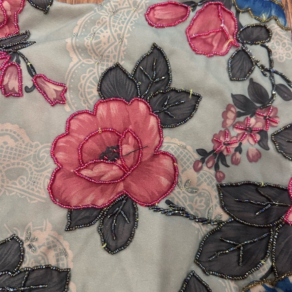 Floral Vintage-Inspired Embroidered Hobo Bag - Picture 2 of 6